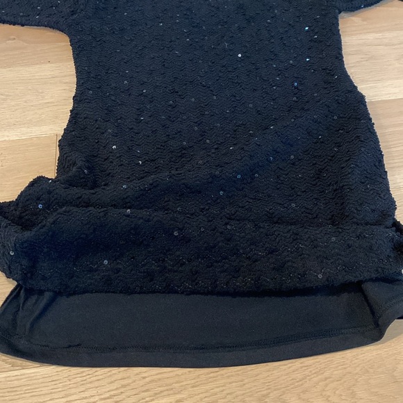 Timeless little black dress with sequins throughout - Picture 7 of 10